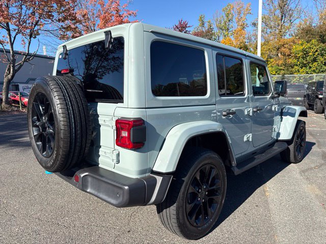 Used 2024 Jeep Wrangler Unlimited Sahara w/ Technology Group AWD/4WD image 14