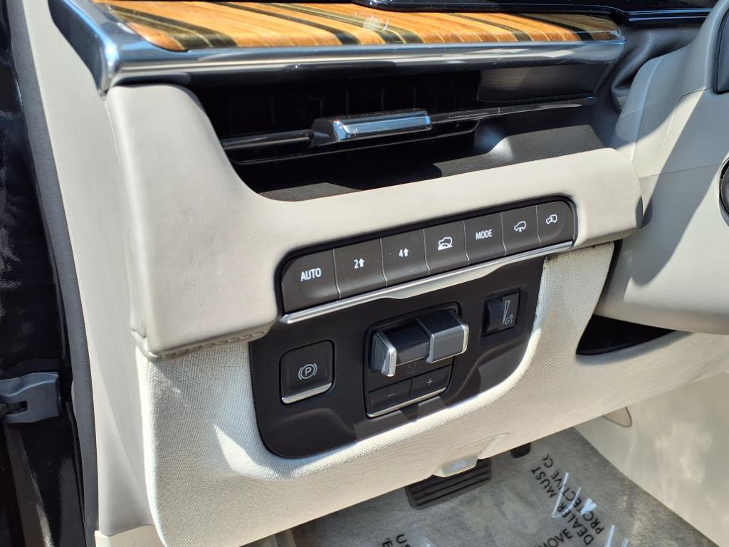 Certified 2023 Cadillac Escalade Premium Luxury Platinum image 30