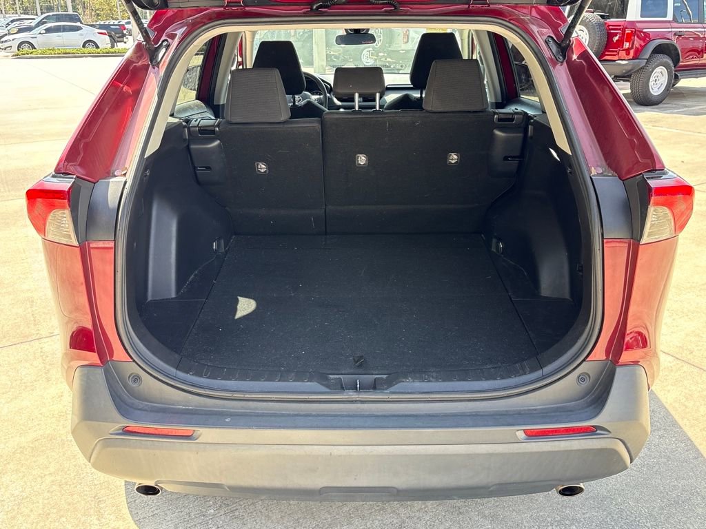 Used 2019 Toyota RAV4 LE image 29