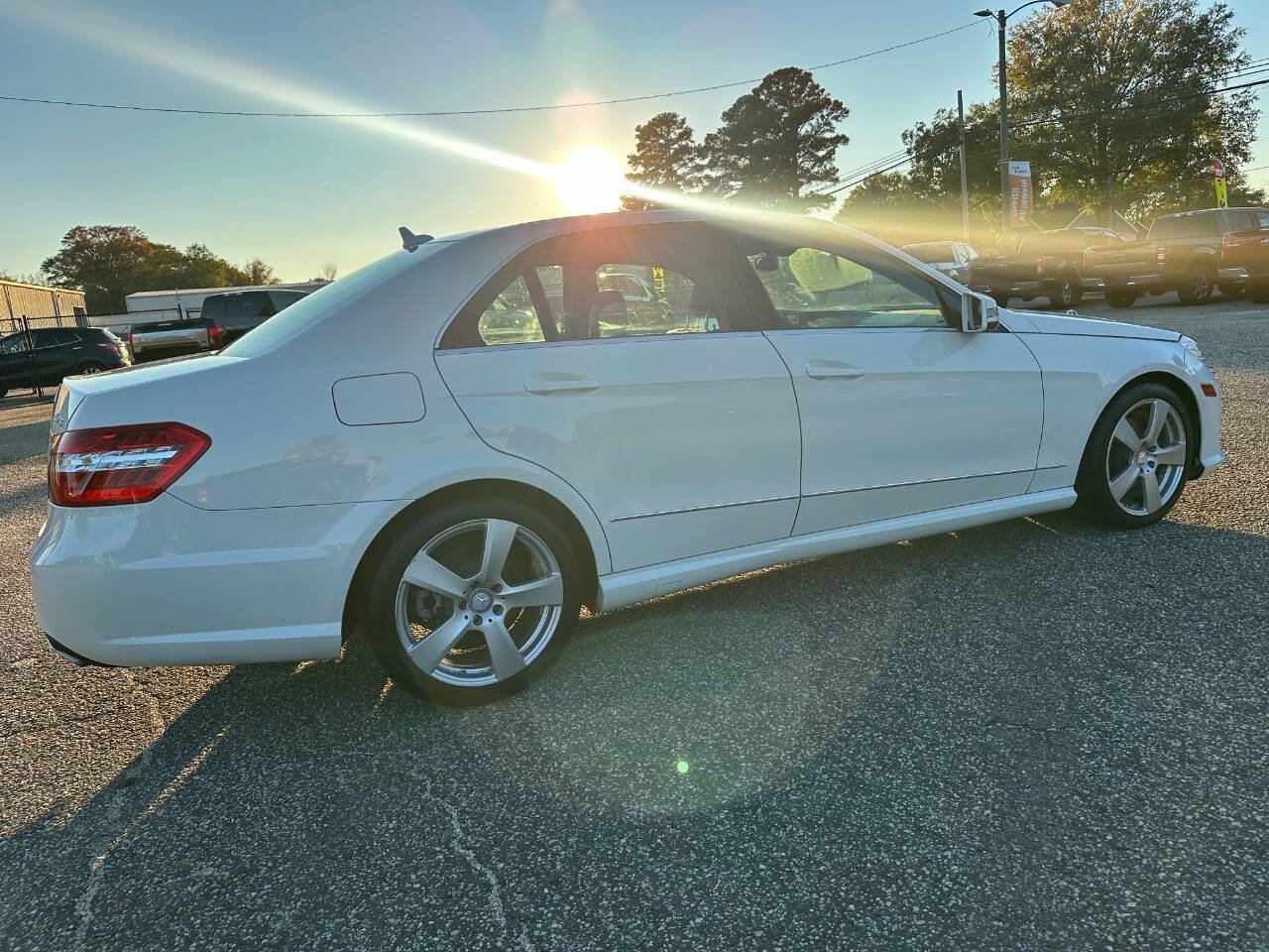 Used 2011 Mercedes-Benz E 350 4MATIC Sedan image 12