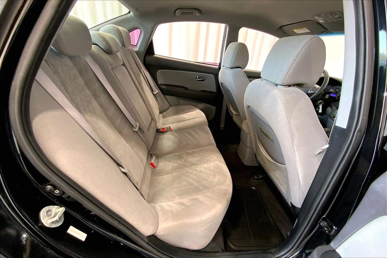 Used 2010 Hyundai Elantra GLS FWD image 20
