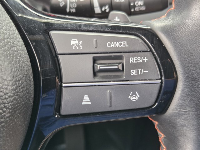 Used 2025 Honda Pilot Sport image 22