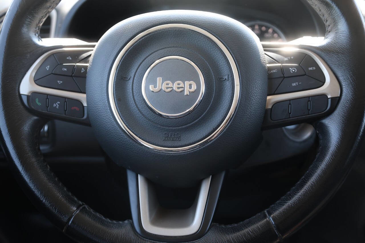 Used 2017 Jeep Renegade Latitude image 18
