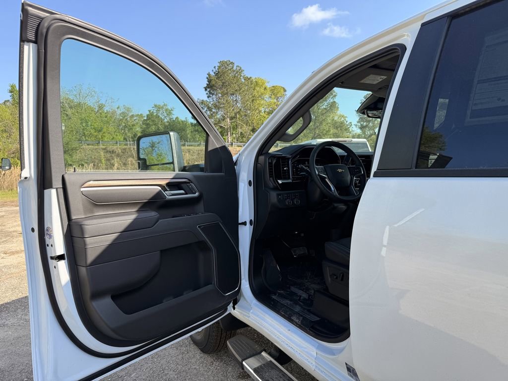New 2026 Chevrolet Silverado 3500 LT w/ All Star Edition AWD/4WD image 13