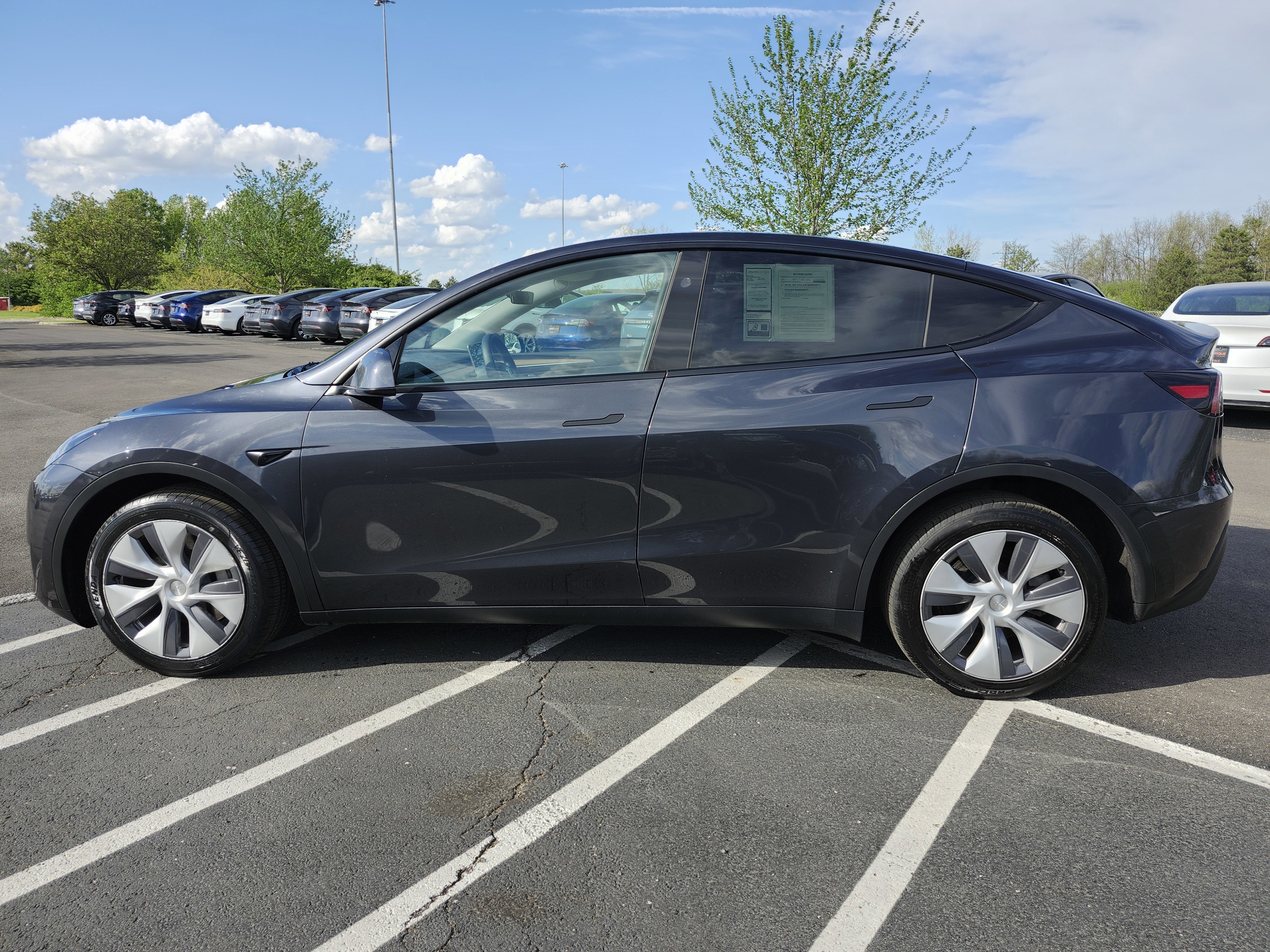 Used 2024 Tesla Model Y Long Range AWD/4WD image 13