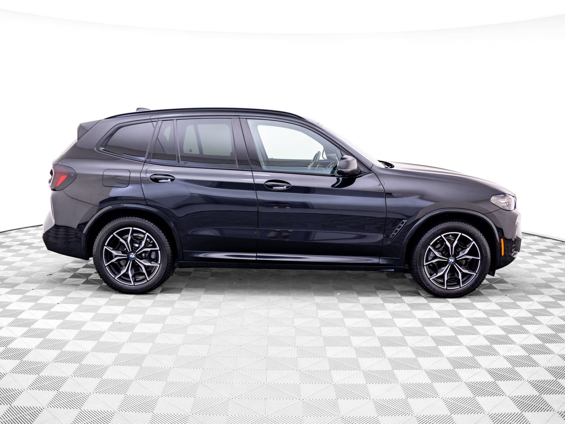 Certified 2023 BMW X3 xDrive30i w/ M Sport Package AWD/4WD image 6