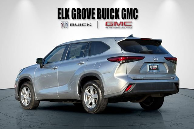 Used 2023 Toyota Highlander LE image 6