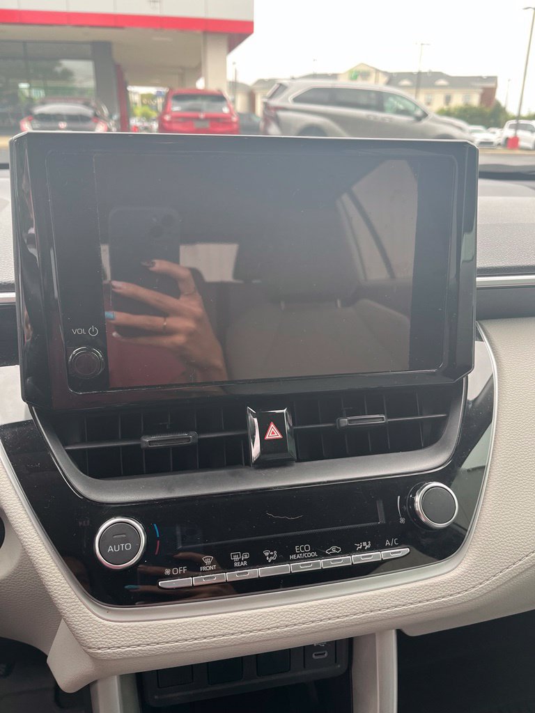 Used 2024 Toyota Corolla Cross LE FWD image 9