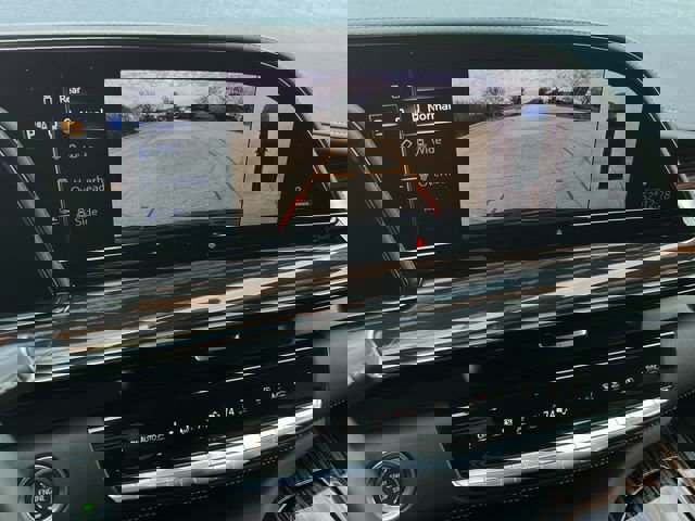 Certified 2024 Cadillac Escalade Premium Luxury image 19