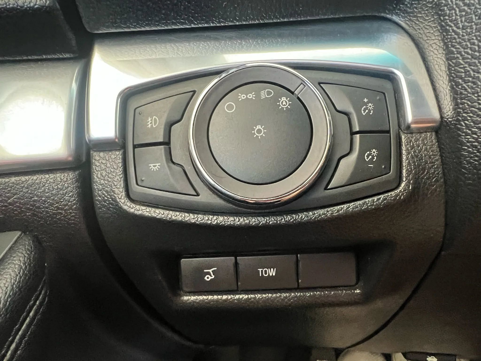 Used 2019 Ford Explorer Limited image 13