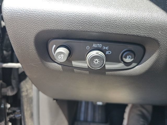 Used 2021 Chevrolet Traverse LT AWD/4WD image 19