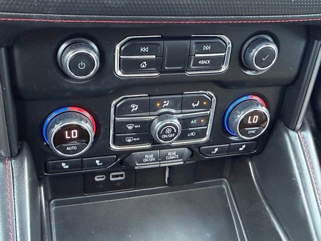 Used 2022 Chevrolet Suburban RST w/ Sport Performance Package AWD/4WD image 17