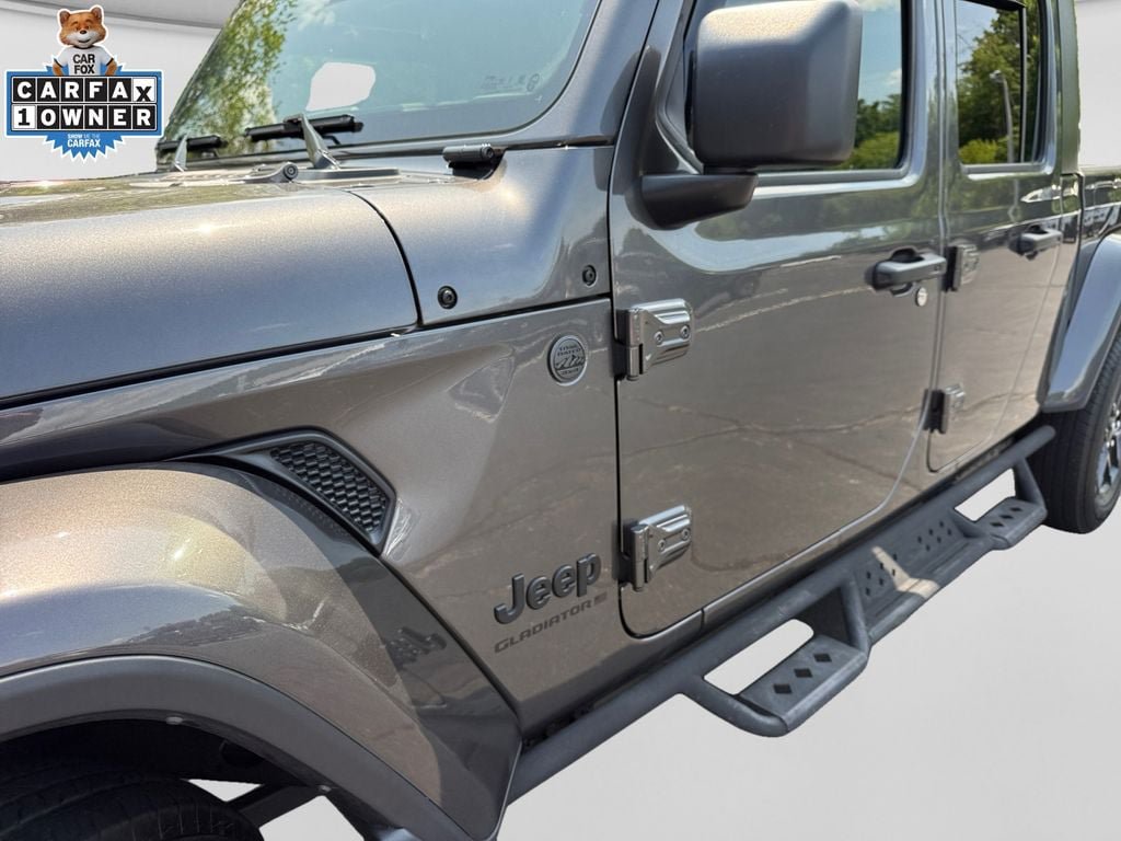 Used 2025 Jeep Gladiator Sport AWD/4WD image 21