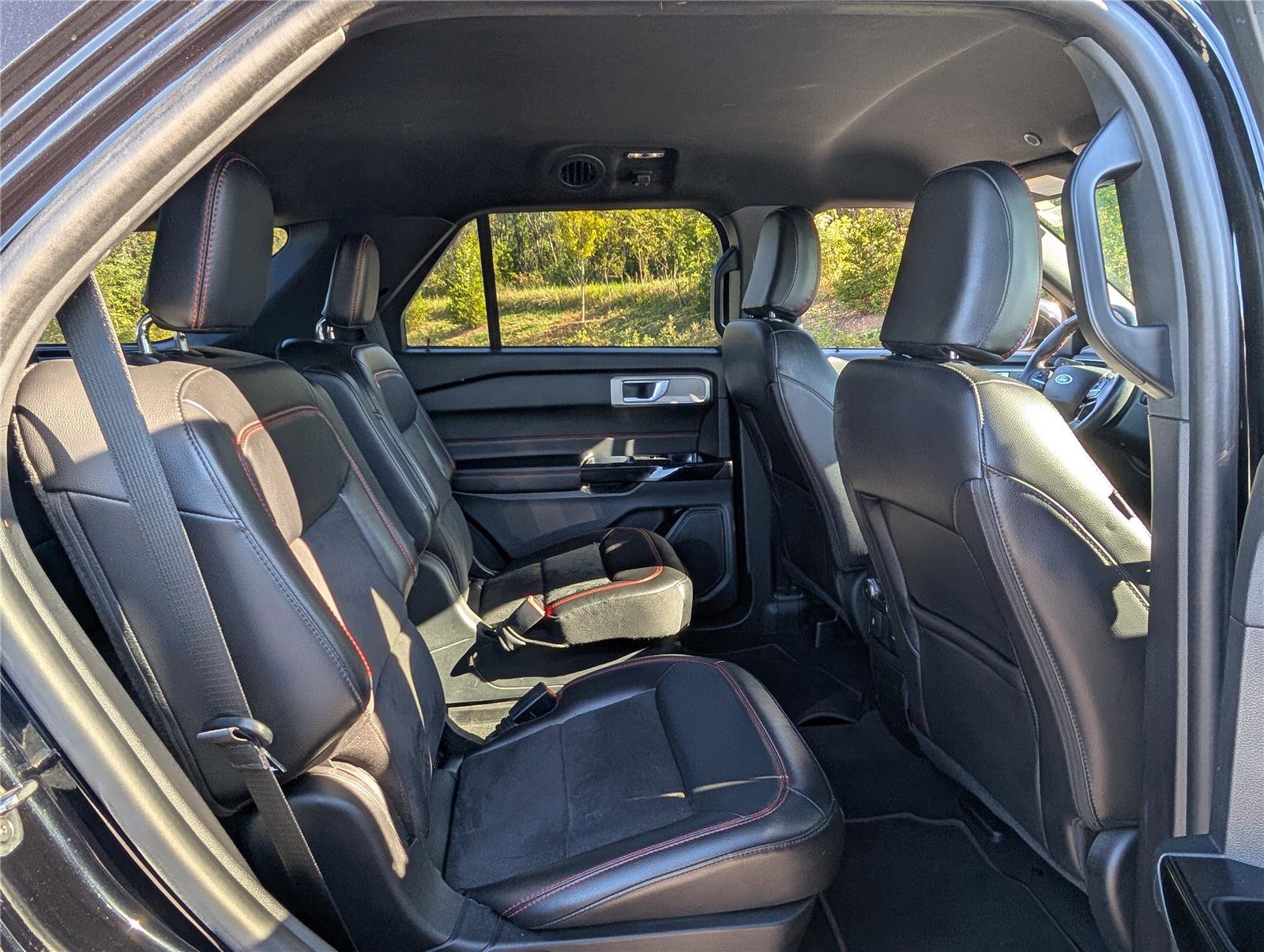 Used 2022 Ford Explorer ST-Line image 13