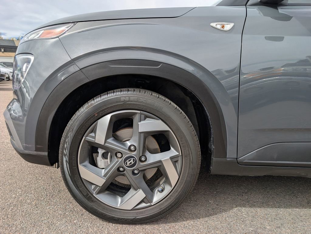 Used 2024 Hyundai Venue SEL image 10