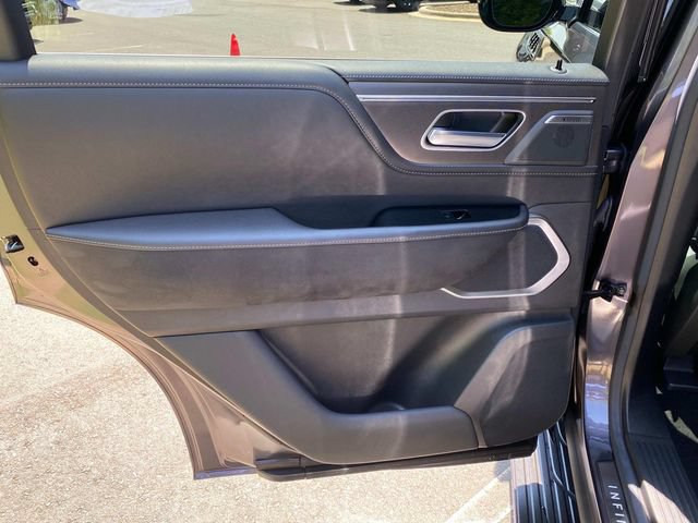Used 2025 INFINITI QX80 Luxe RWD image 10