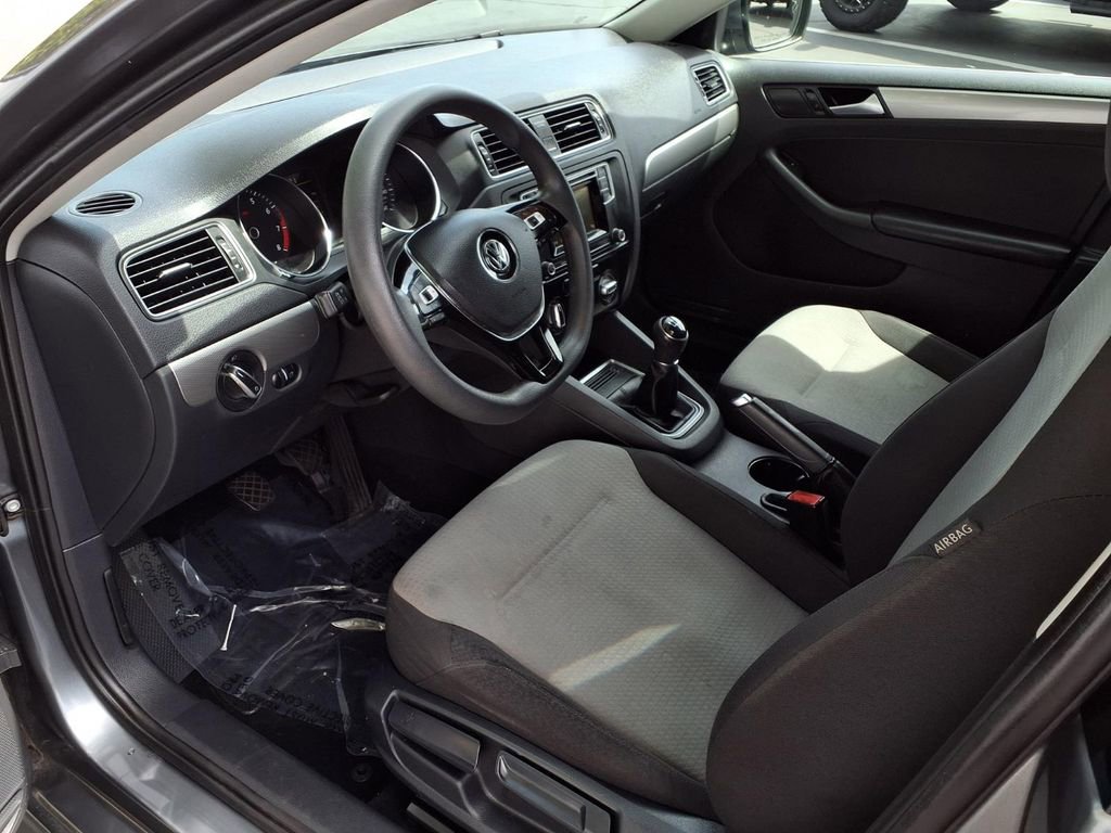 Used 2017 Volkswagen Jetta S image 15