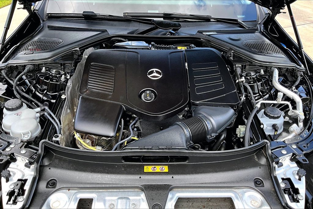 Used 2025 Mercedes-Benz E 350 Sedan image 13