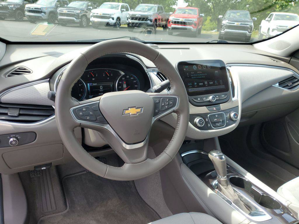 Used 2018 Chevrolet Malibu LT FWD image 7