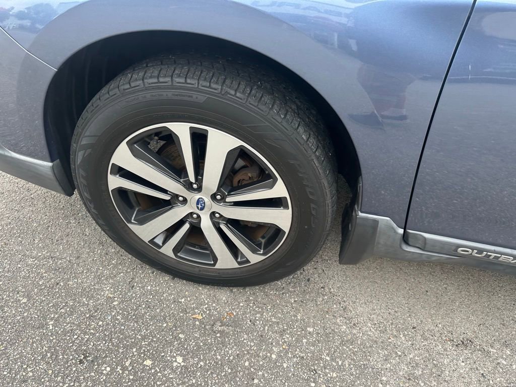 Used 2018 Subaru Outback 2.5i Limited image 10