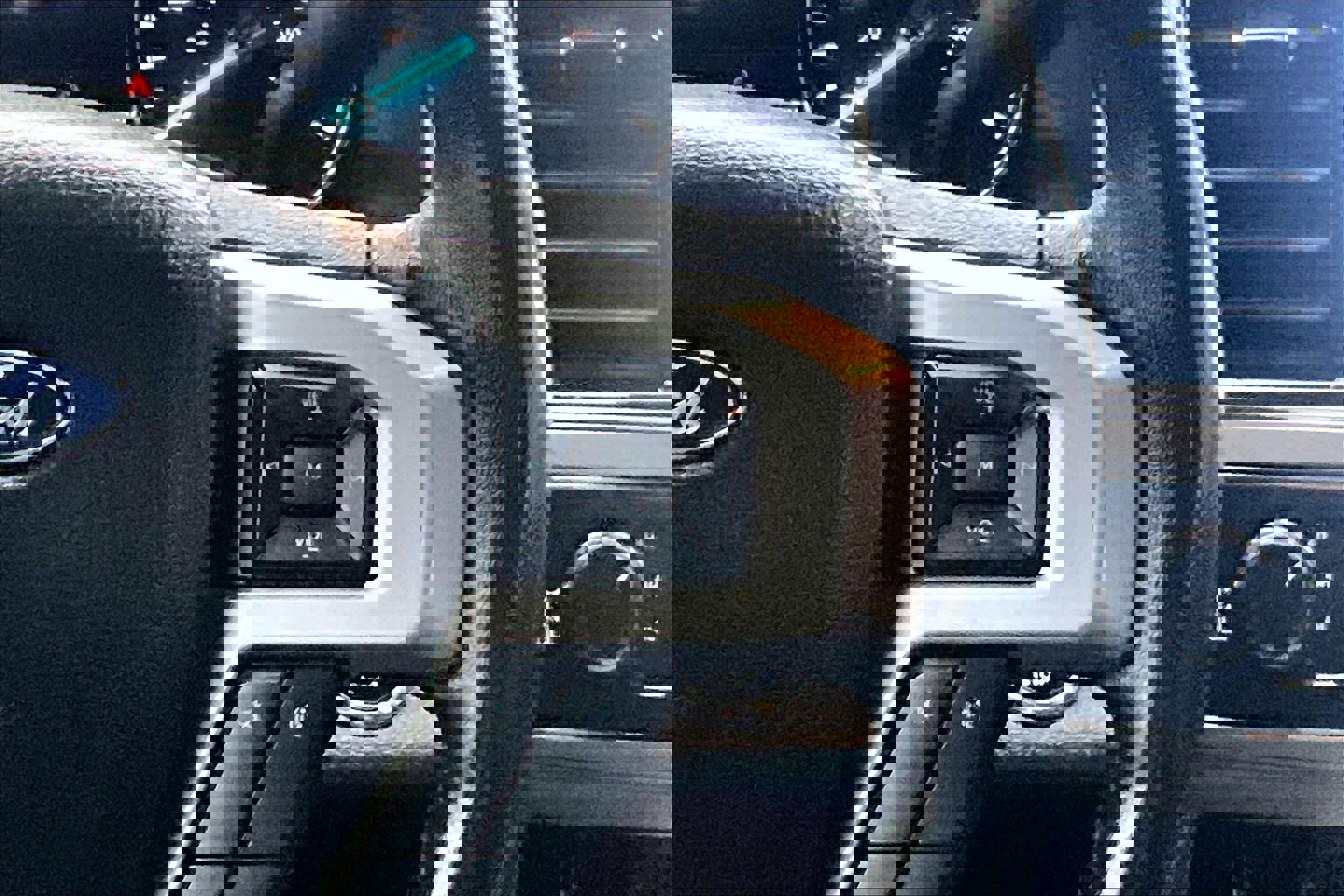 Used 2022 Ford F350 Lariat w/ Lariat Ultimate Package image 21