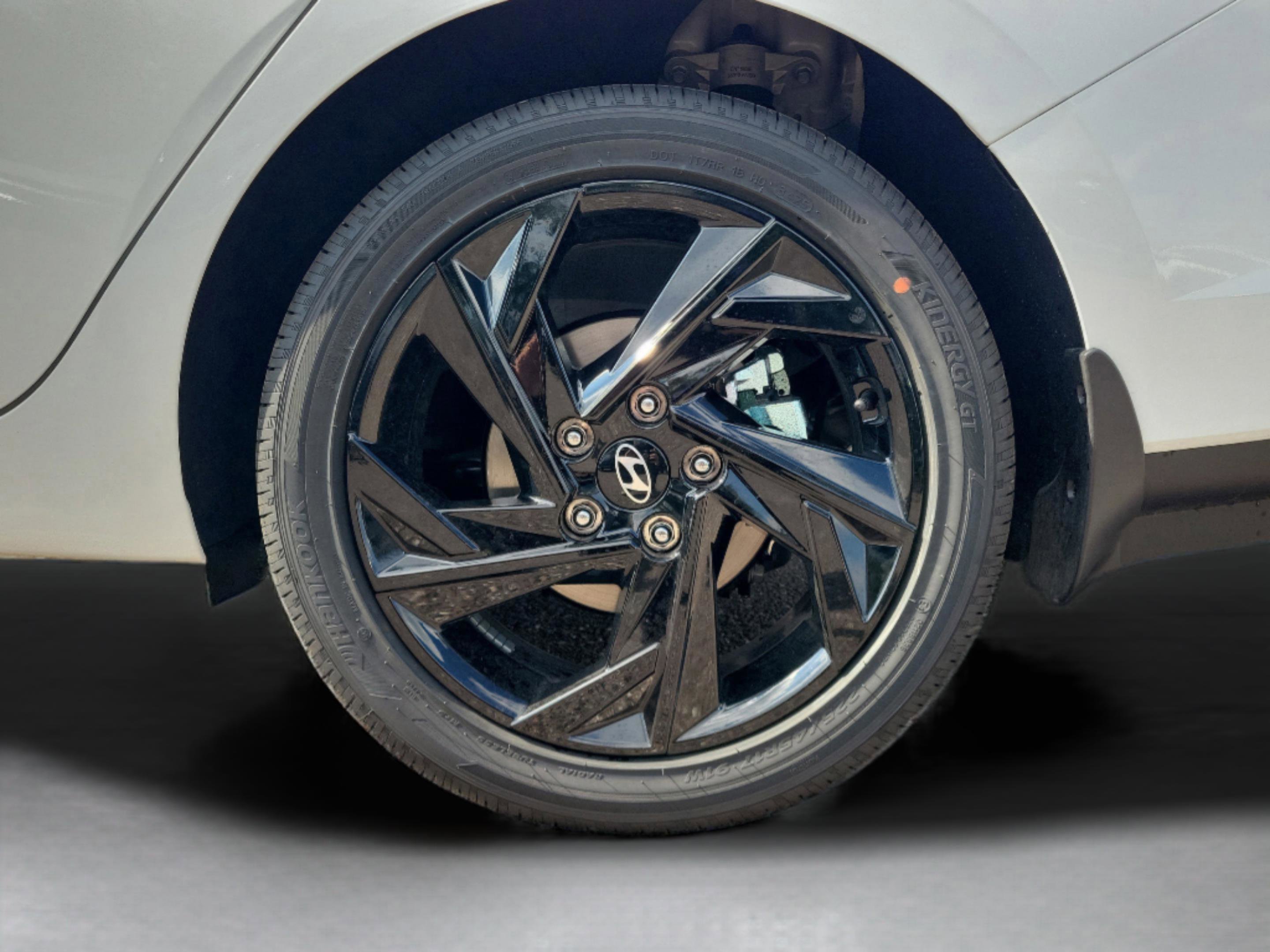 New 2026 Hyundai Elantra Sport image 15