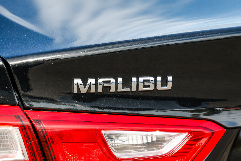 Used 2025 Chevrolet Malibu LT FWD image 12