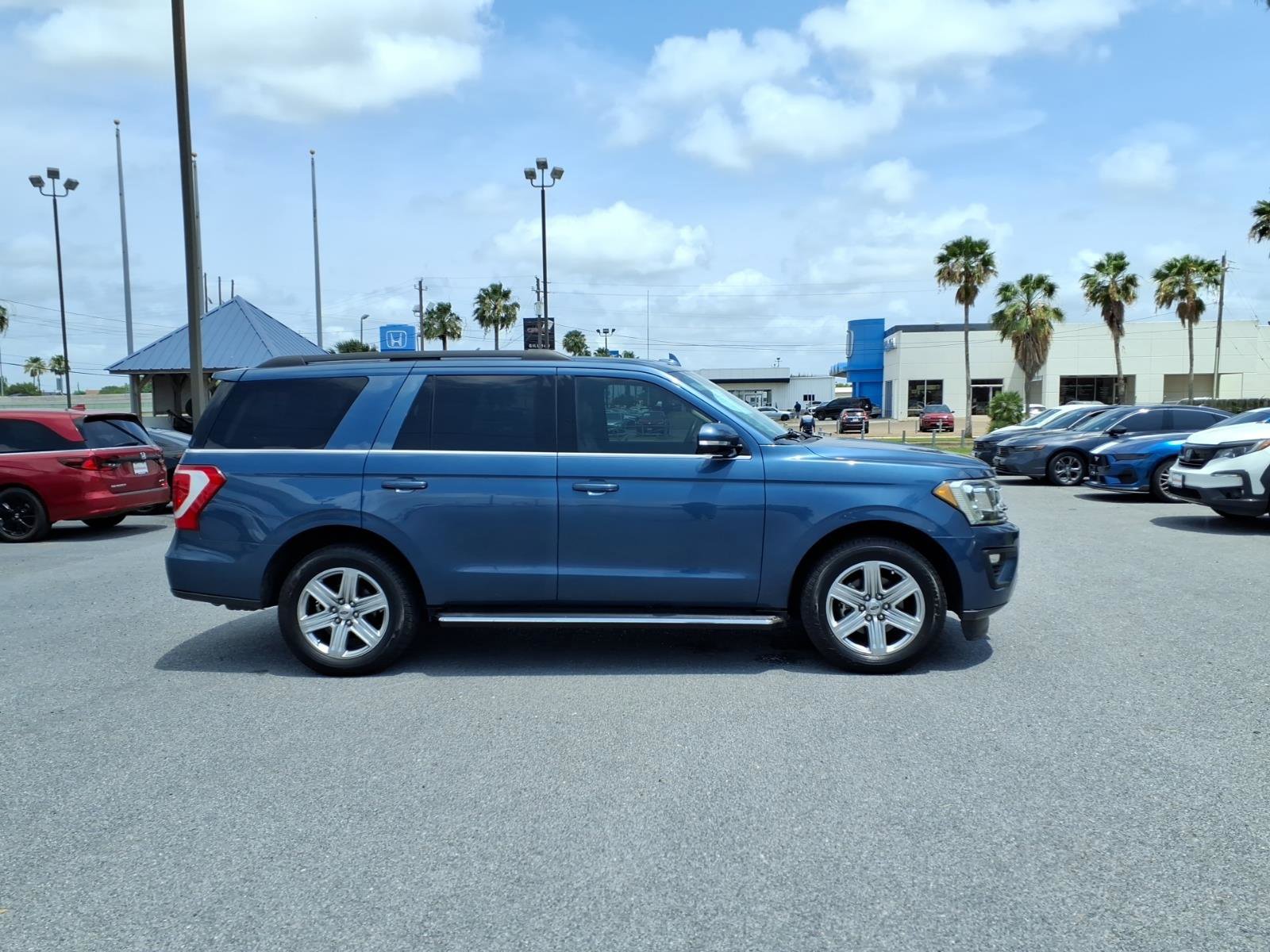 Used 2019 Ford Expedition XLT w/ Equipment Group 202A RWD image 9