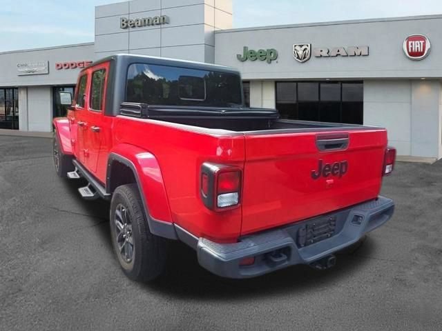 Used 2022 Jeep Gladiator Sport AWD/4WD image 3
