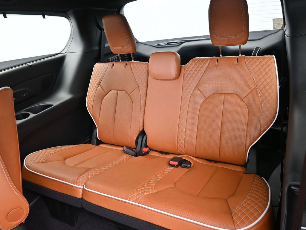 New 2026 Chrysler Pacifica Pinnacle image 35