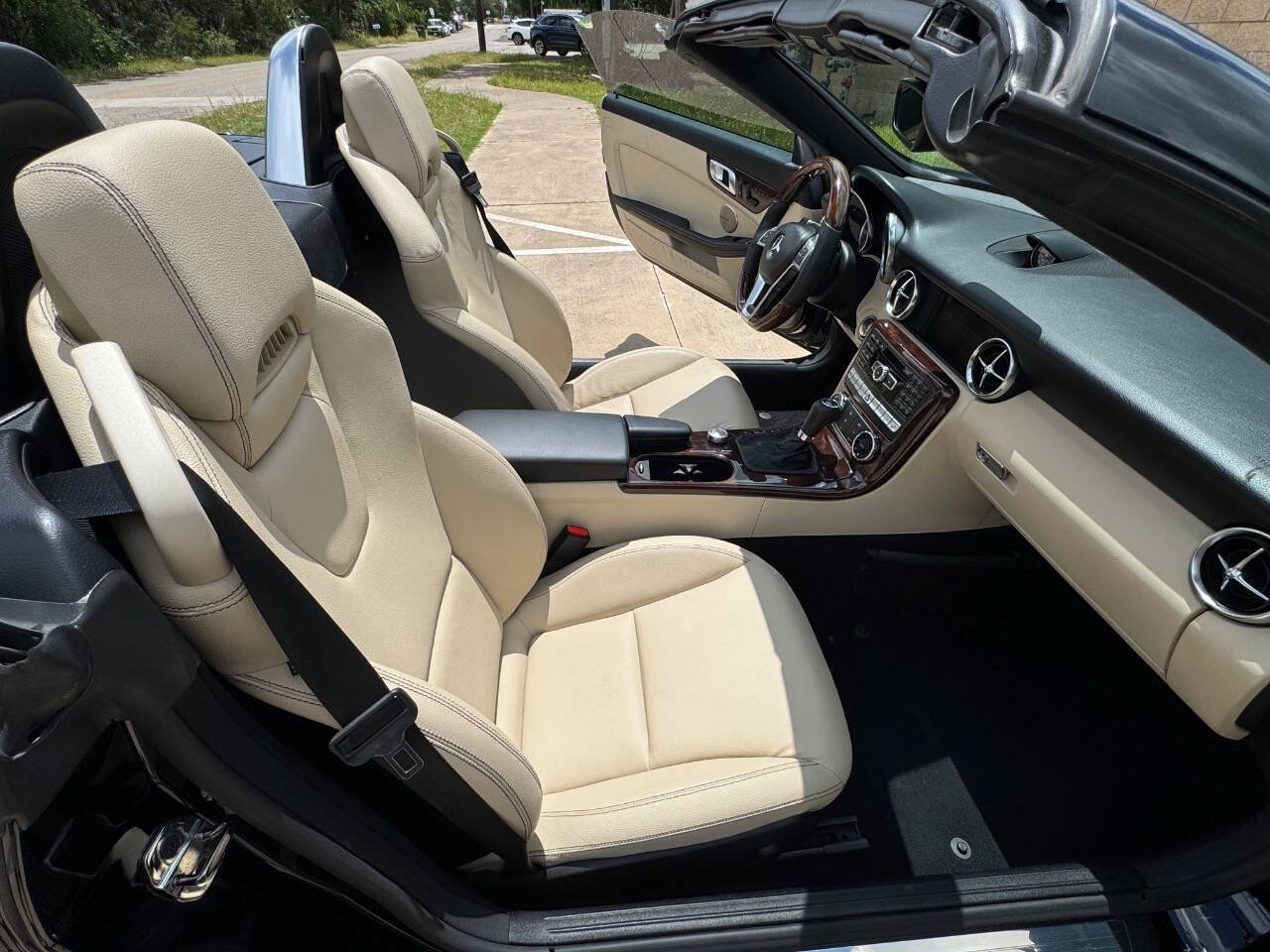 Used 2013 Mercedes-Benz SLK 250 image 29