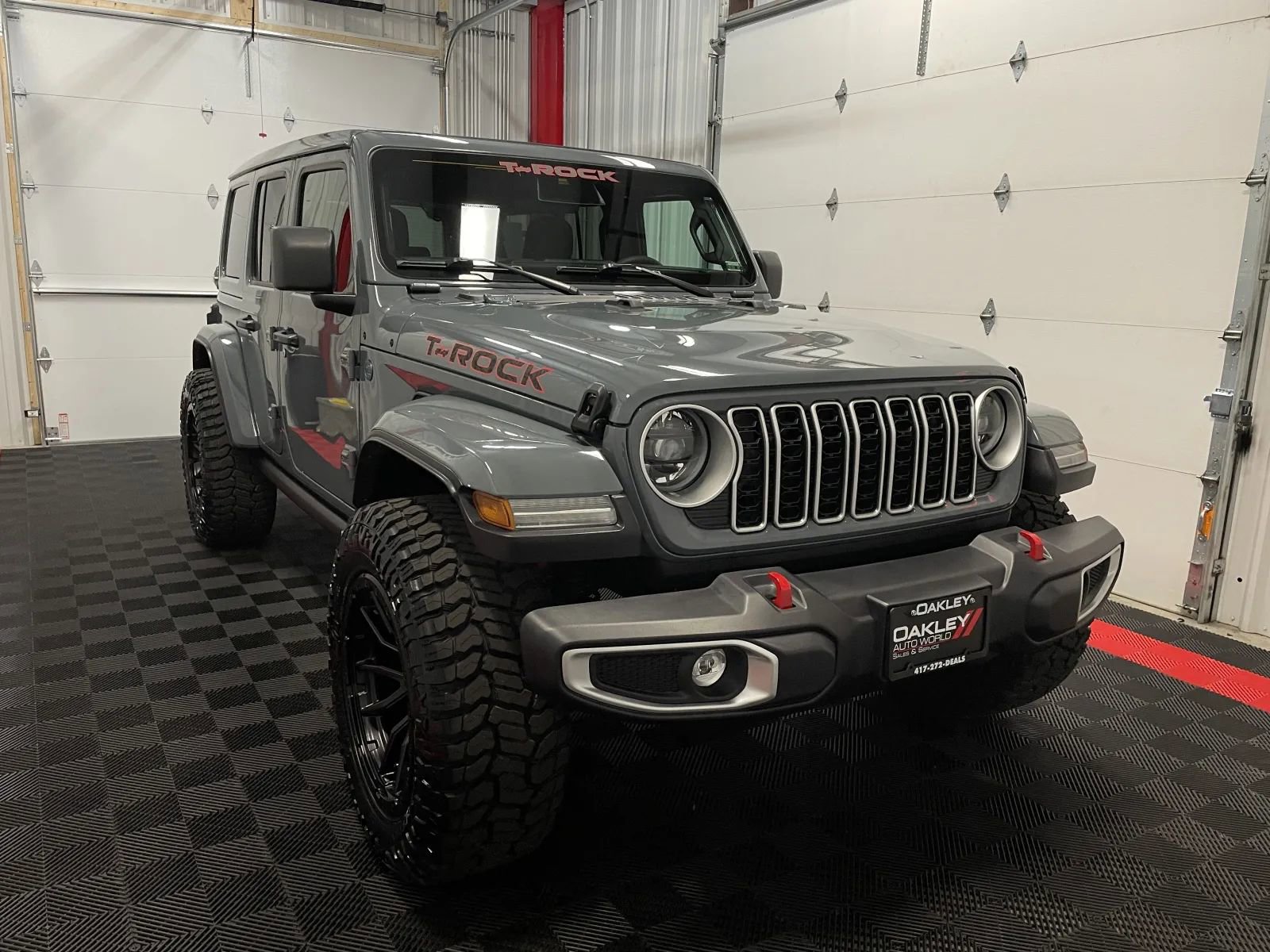 Used 2025 Jeep Wrangler Unlimited Sahara w/ Safety Group AWD/4WD image 10