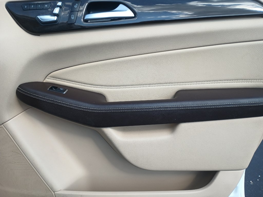 Used 2018 Mercedes-Benz GLS 450 4MATIC image 35