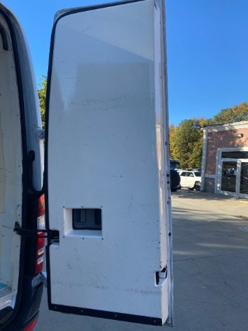 Used 2015 Freightliner Sprinter 2500 w/ Additional Battery Package image 9