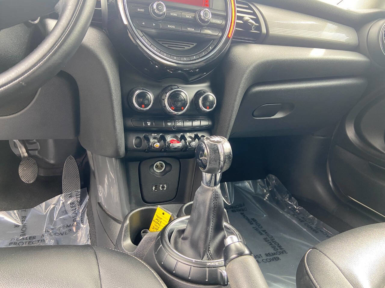 Used 2015 MINI Cooper 2-Door Hardtop image 15