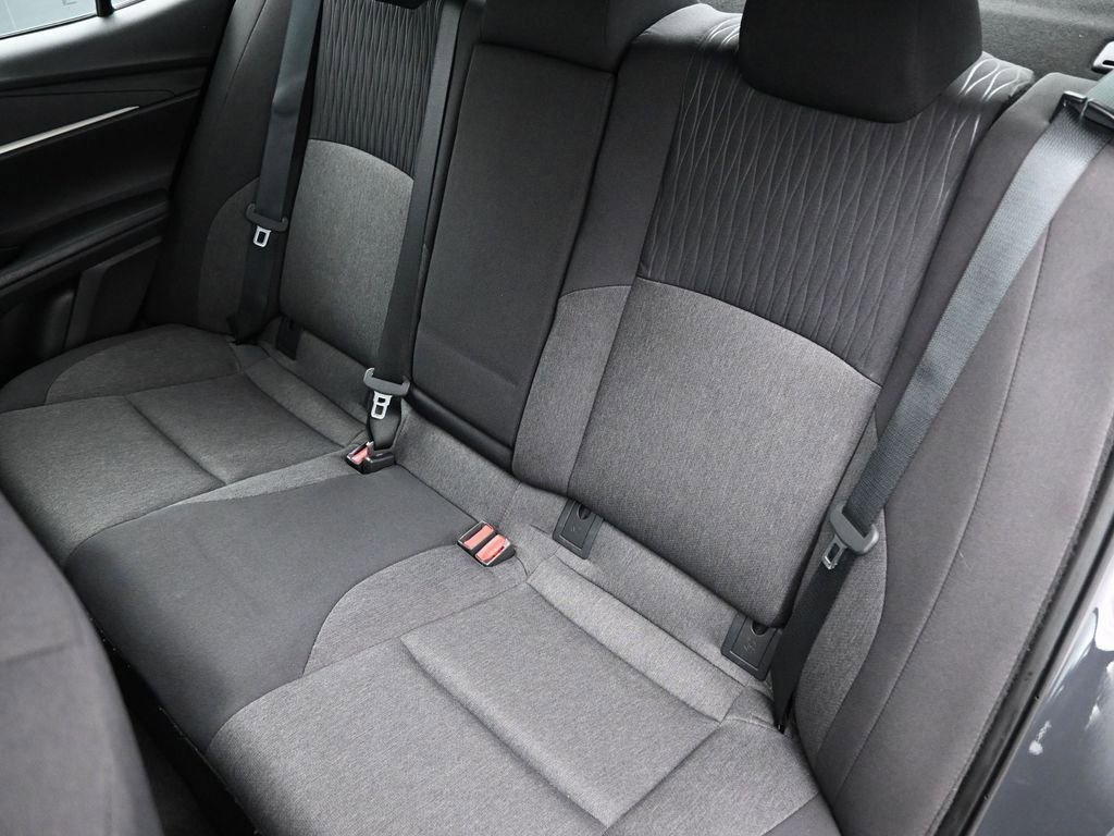 Used 2025 Toyota Camry LE image 9