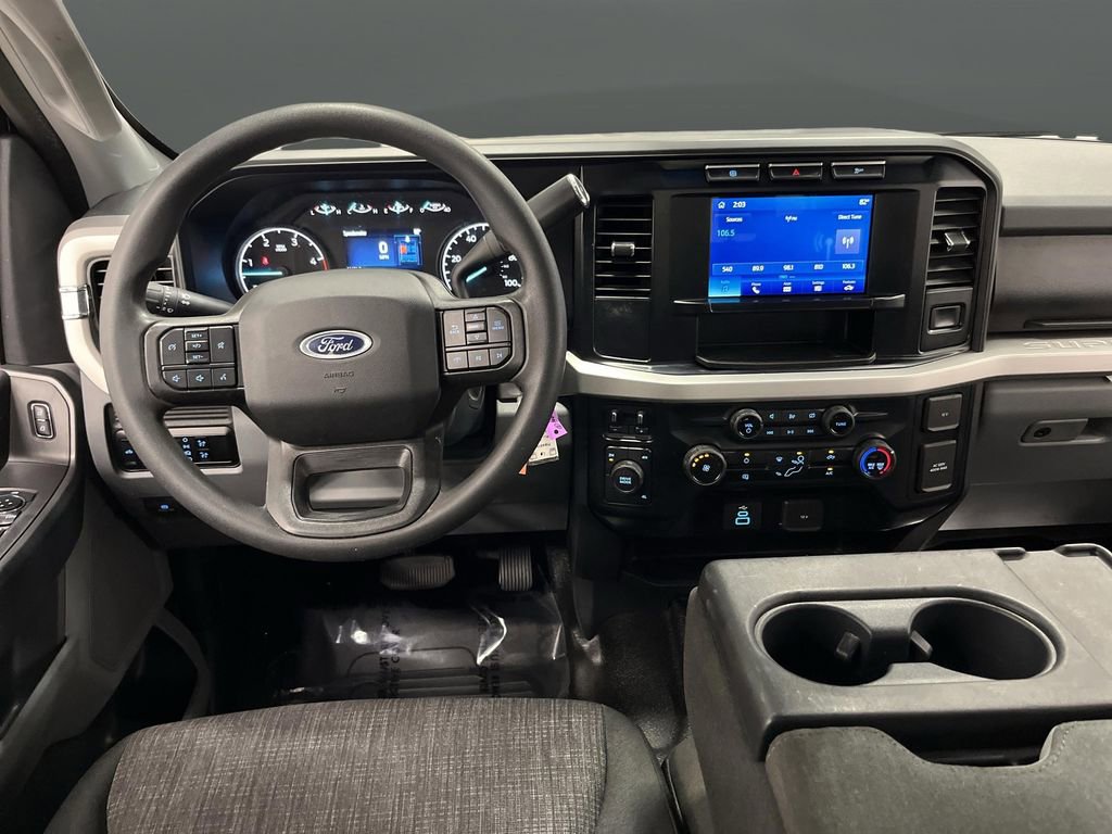 Used 2023 Ford F350 XLT image 5