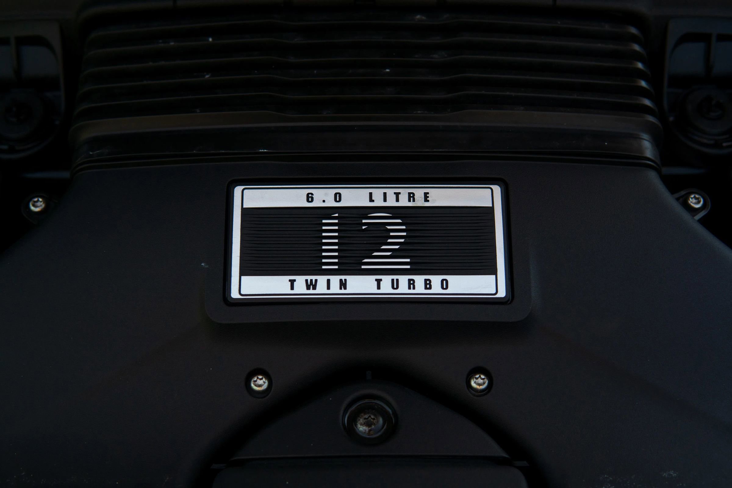 Used 2017 Bentley Bentayga image 4