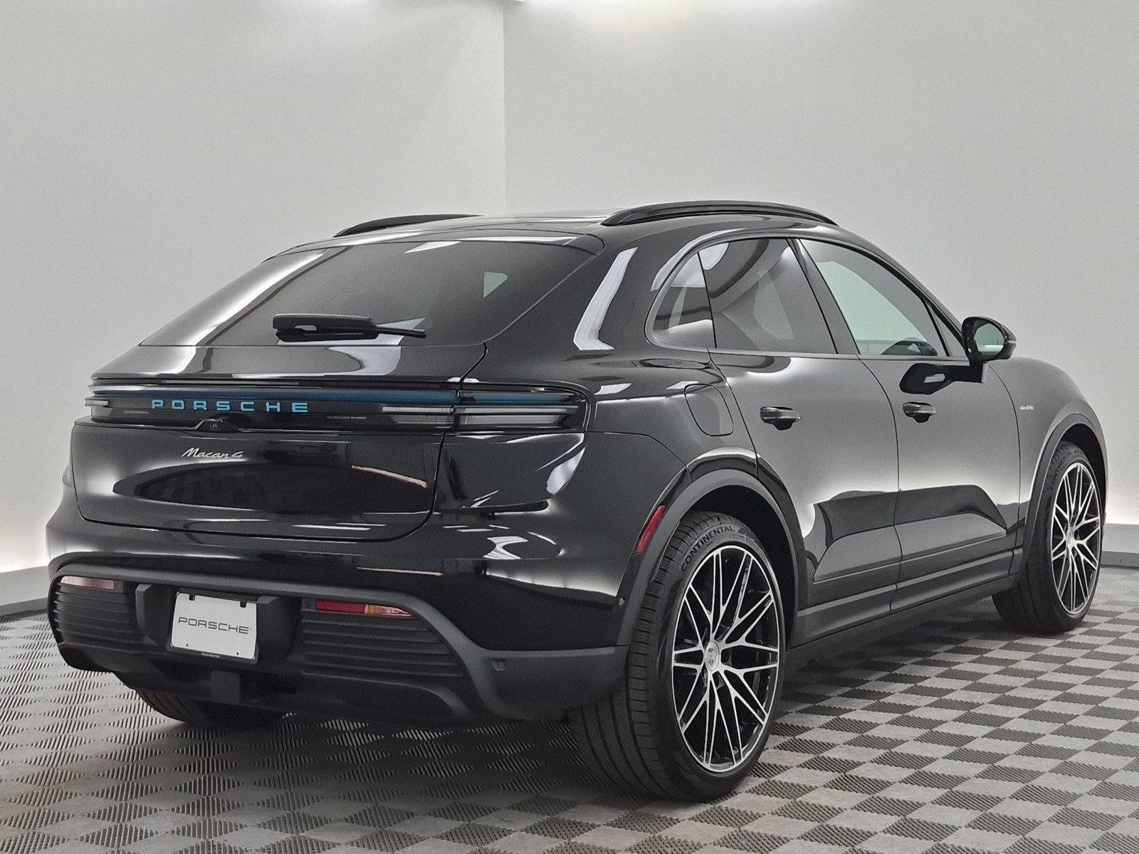 New 2026 Porsche Macan 4 Electric AWD/4WD image 6