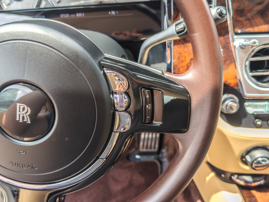 Used 2018 Rolls-Royce Dawn RWD image 38