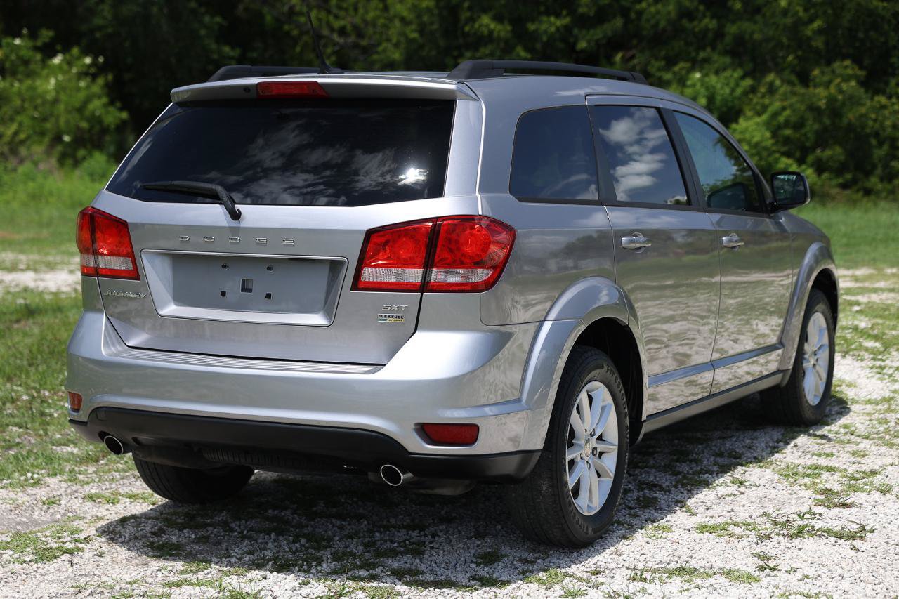 Used 2017 Dodge Journey SXT w/ Comfort/Convenience Group FWD image 11
