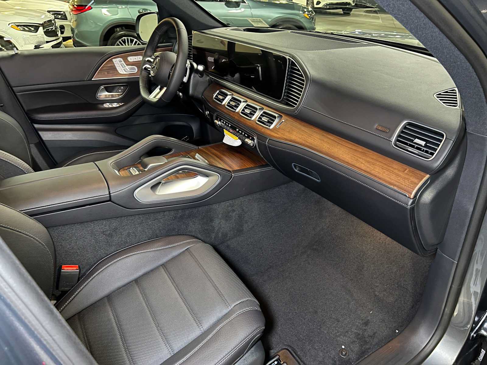 New 2026 Mercedes-Benz GLS 580 4MATIC image 11
