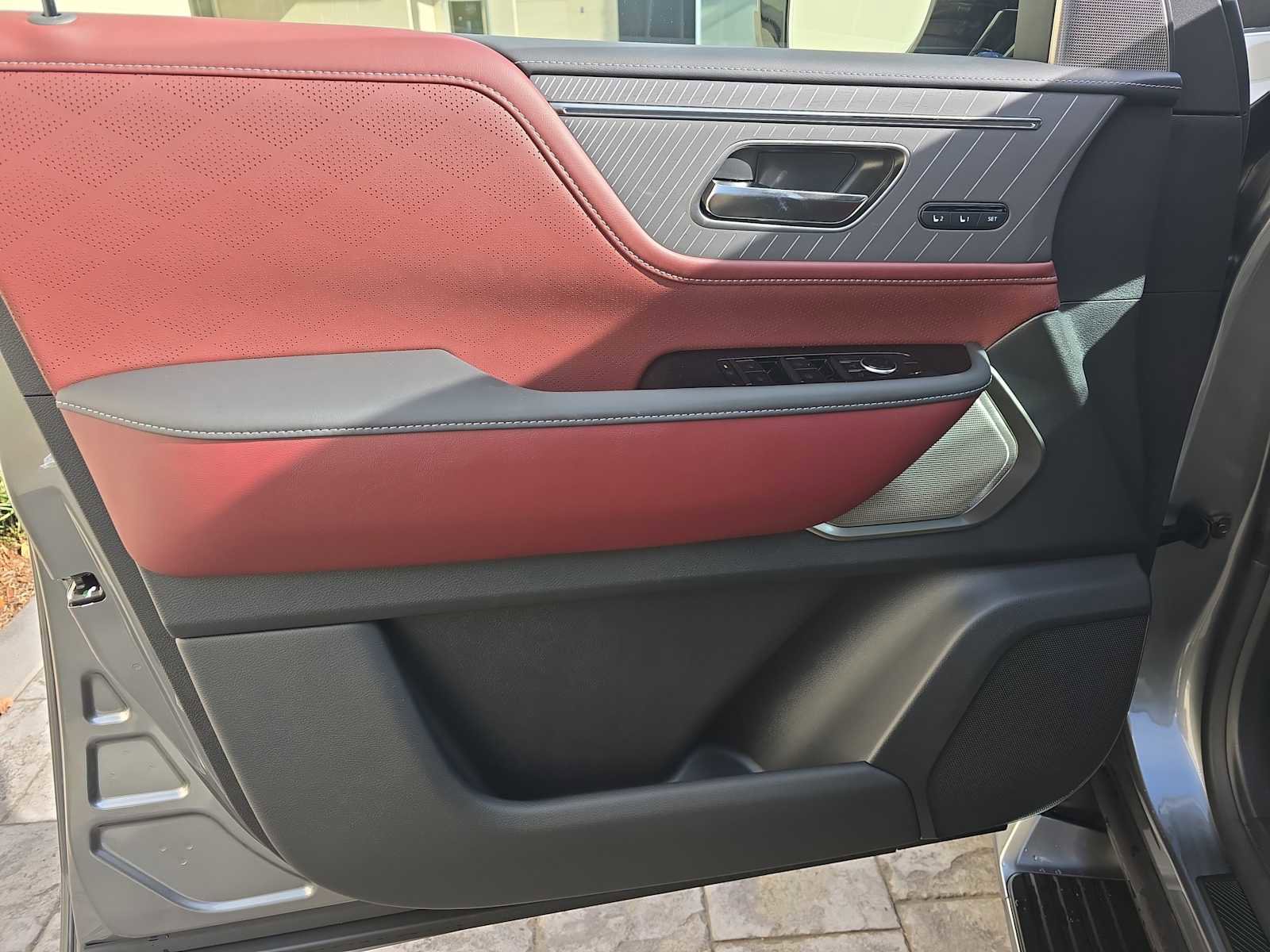 New 2026 INFINITI QX80 Autograph w/ Premium Cargo Package image 17