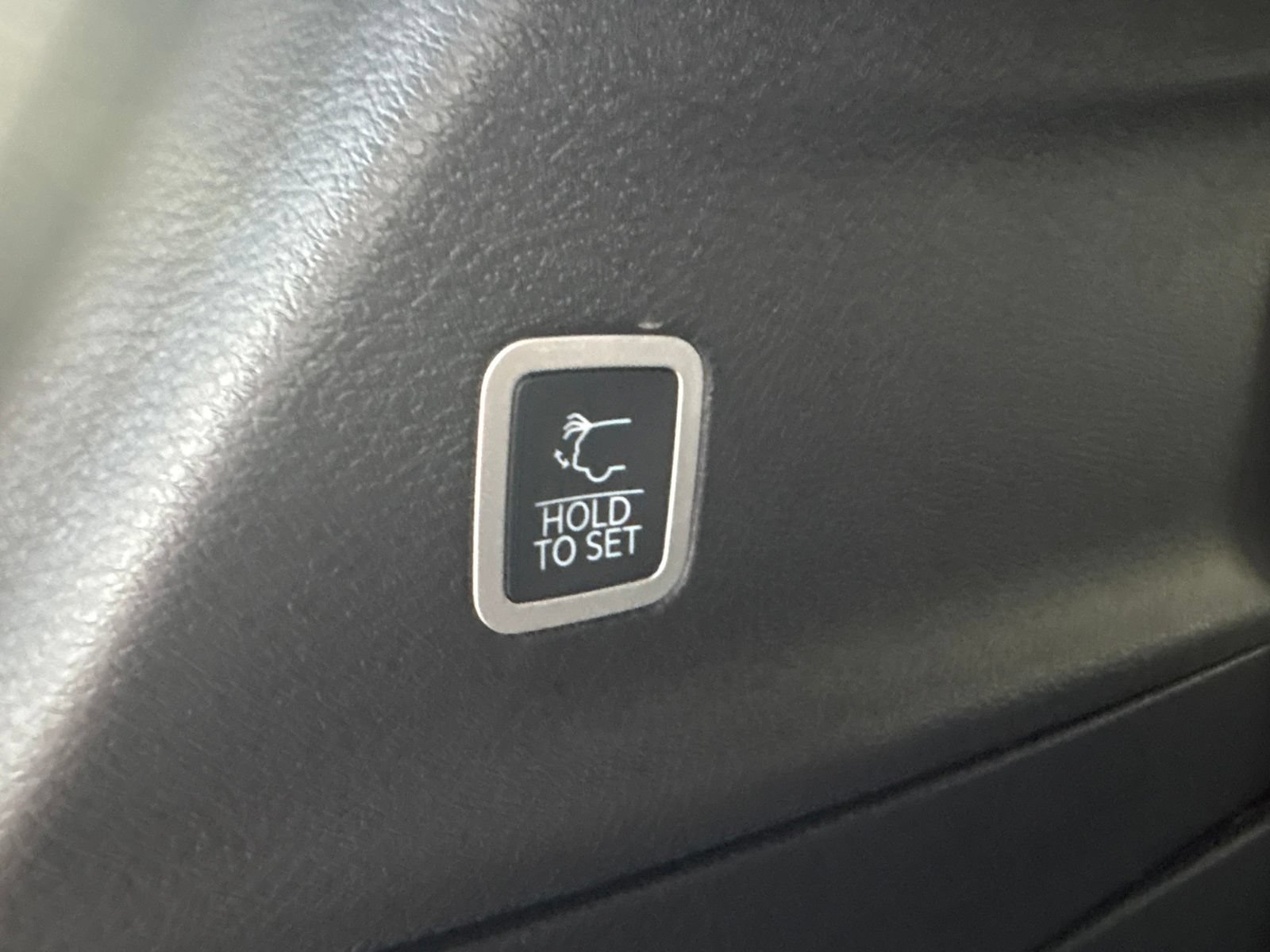New 2027 Chrysler Pacifica Select FWD image 17