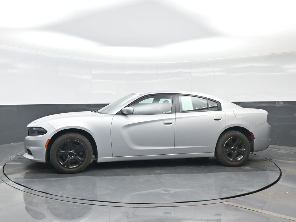 Used 2022 Dodge Charger SXT image 3