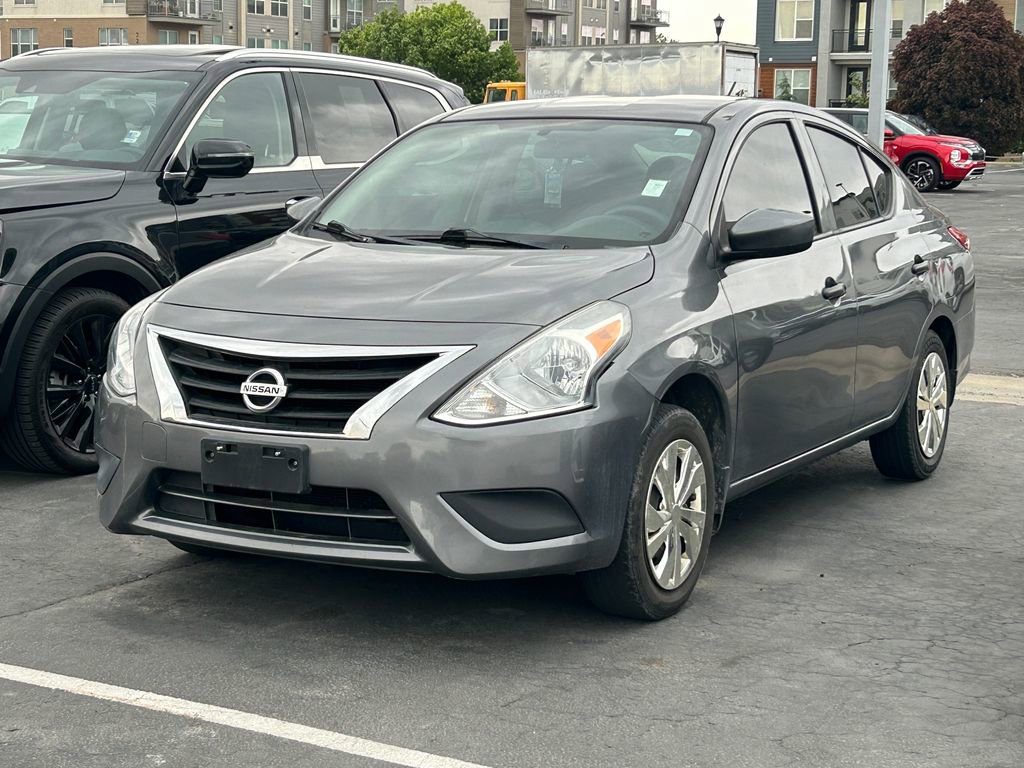 Used 2016 Nissan Versa S FWD image 4