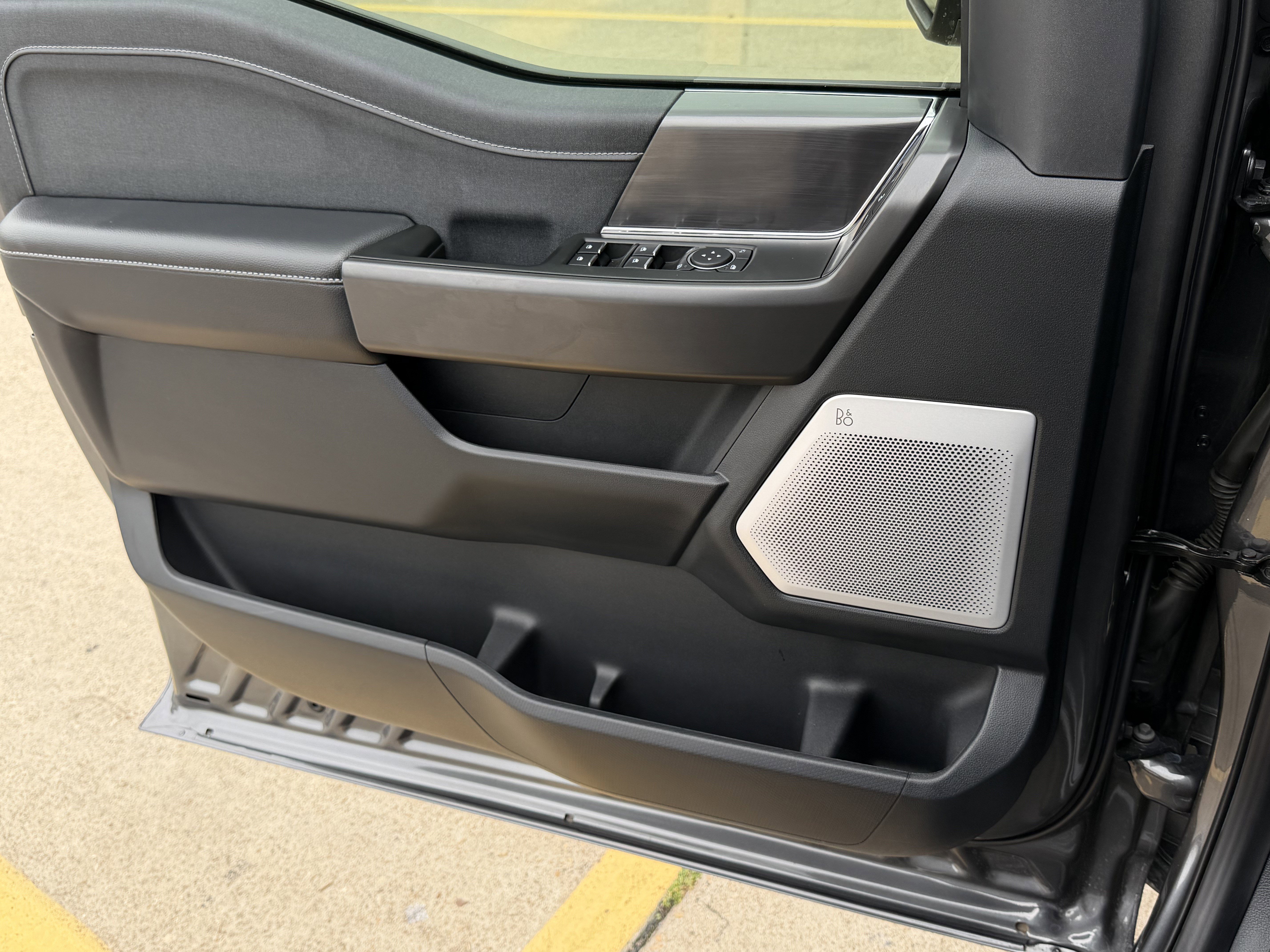 Used 2025 Ford F150 Lariat w/ Equipment Group 502A High AWD/4WD image 33