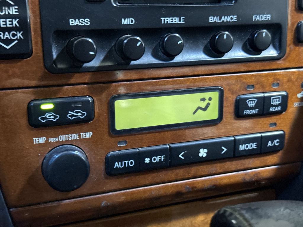 Used 2000 Lexus ES 330 FWD image 15