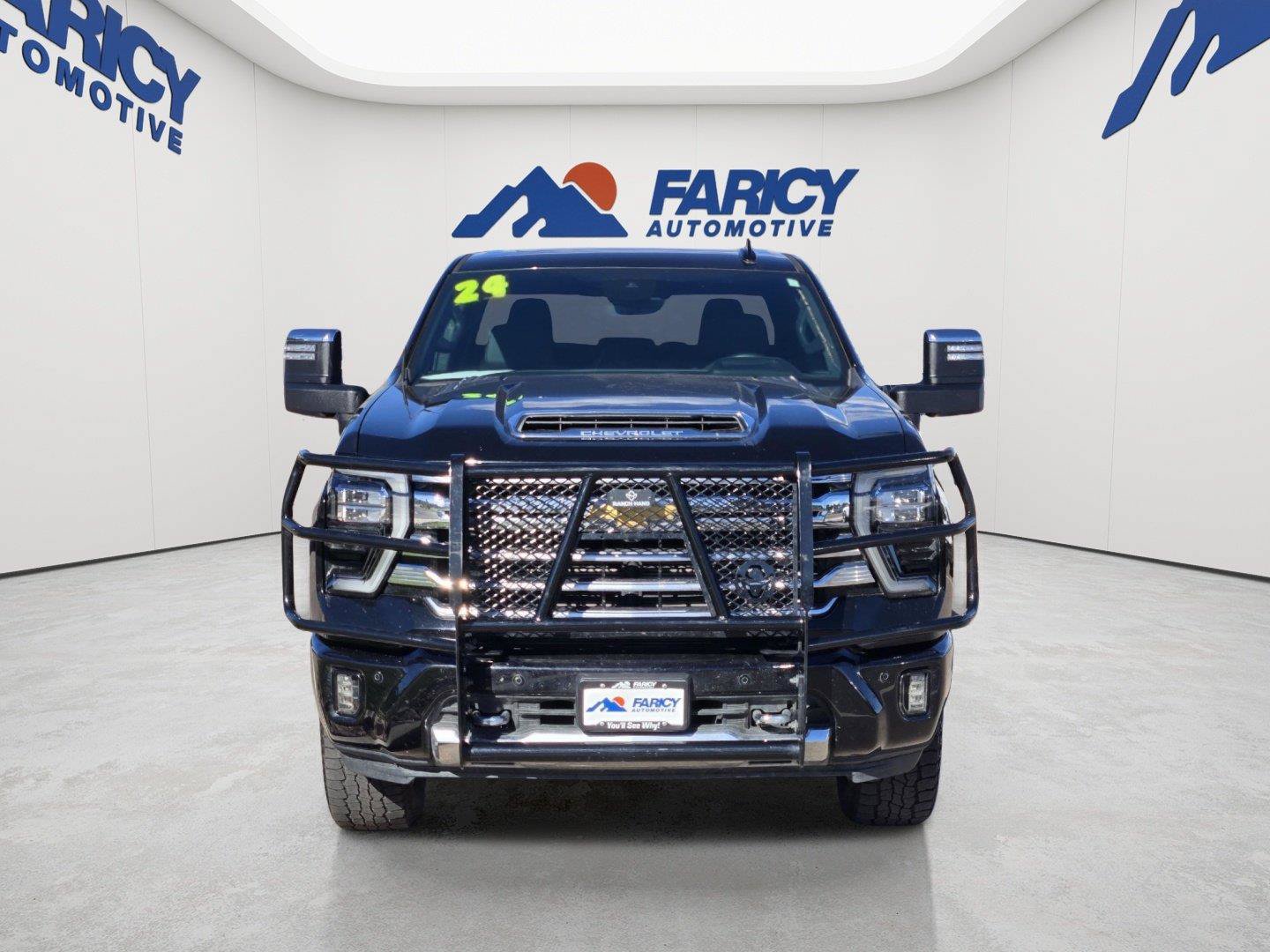 Used 2024 Chevrolet Silverado 3500 High Country w/ Technology Package AWD/4WD image 2