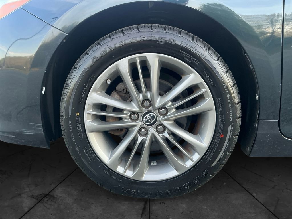 Used 2016 Toyota Camry SE w/ Moonroof Package image 13